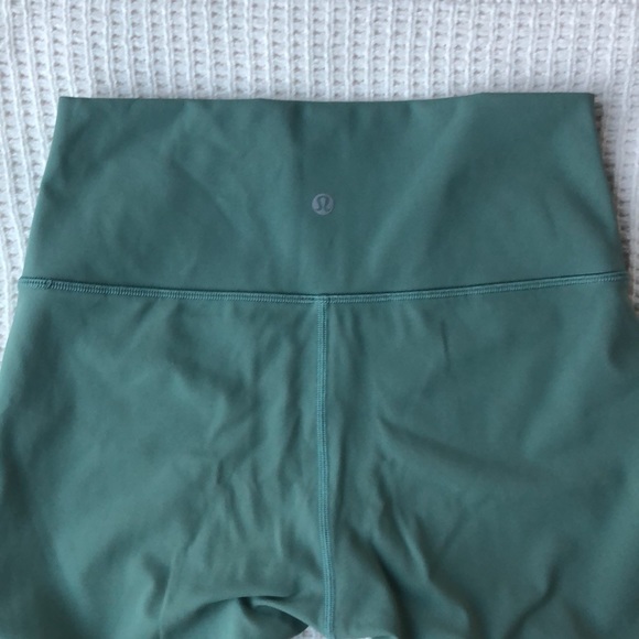 Lululemon Wunder Under Crop (Hi-Rise) *Full-On Luxtreme 21"
Celadon sz 8 - Picture 8 of 10